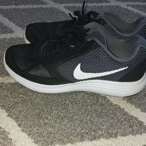 Nike Revolution 3 size 7.5